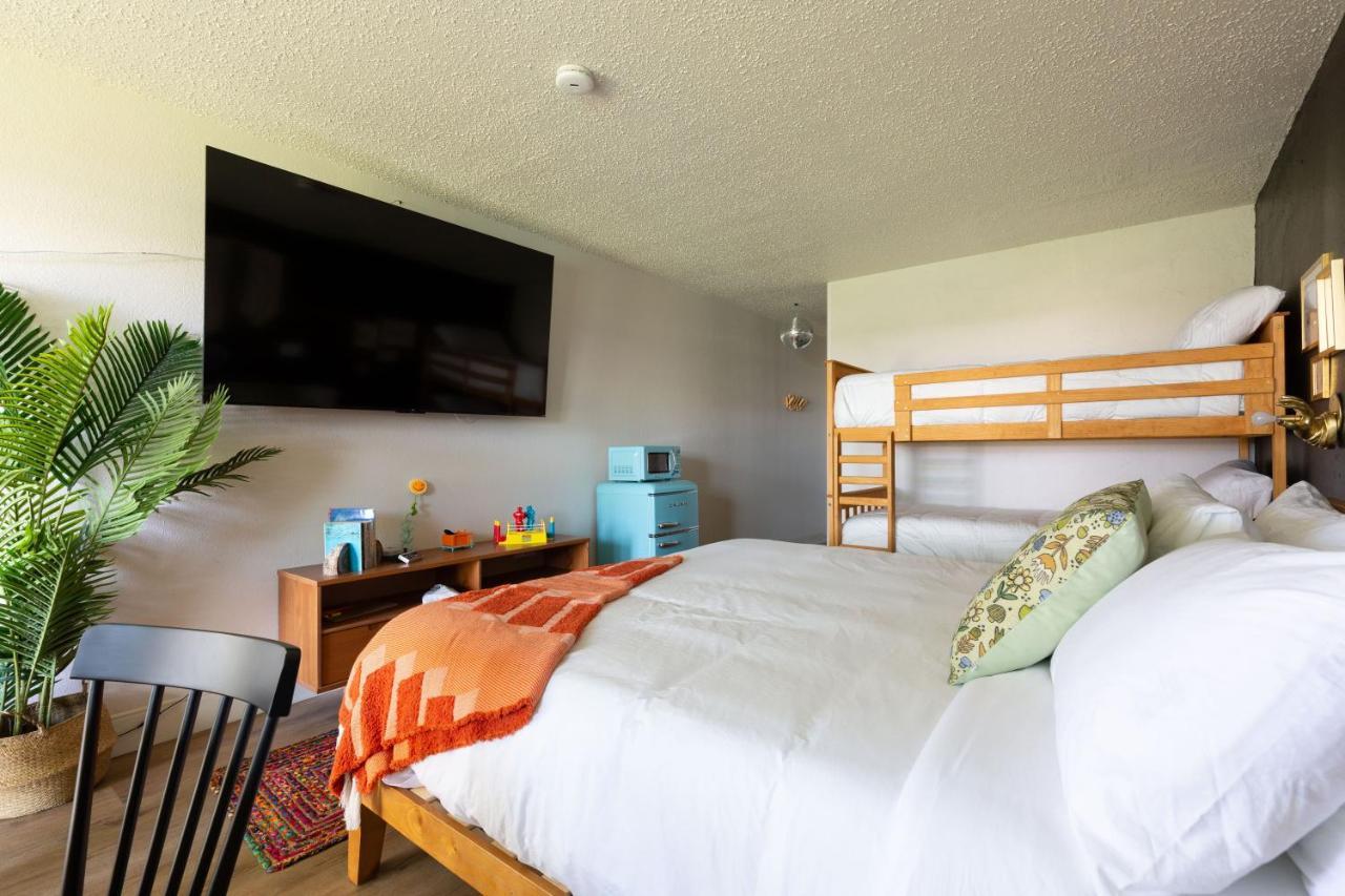 Hotel Mccoy - Art, Libations, Pool Society 3*